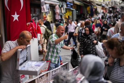 المركزي التركي يغير سياساته لمواجهة التضخم