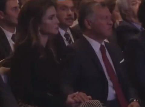 الملكة رانيا تكسر البروتوكول لتعبر عن حبها