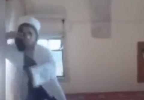رقص وحركات فاضحة داخل مسجد.. فيديو لفتاة تركية